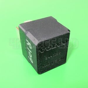 Volvo (95-05) Multi-Use Black Relay 9441158 Hella 4RA00779301