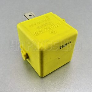 Mercedes M S C E Class Multi-Use Yellow Relay A0025421419 V23134-A52-X335
