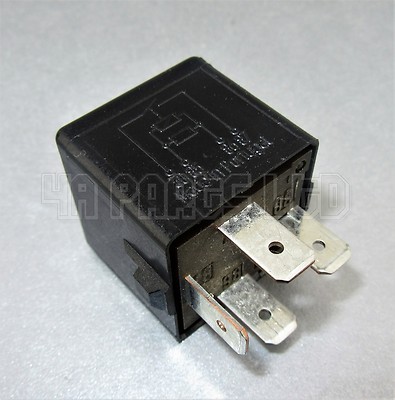 Mitsubishi Volvo Dodge Multi-Use Black Relay MB 953381 V23134-B52-X240 - Image 2