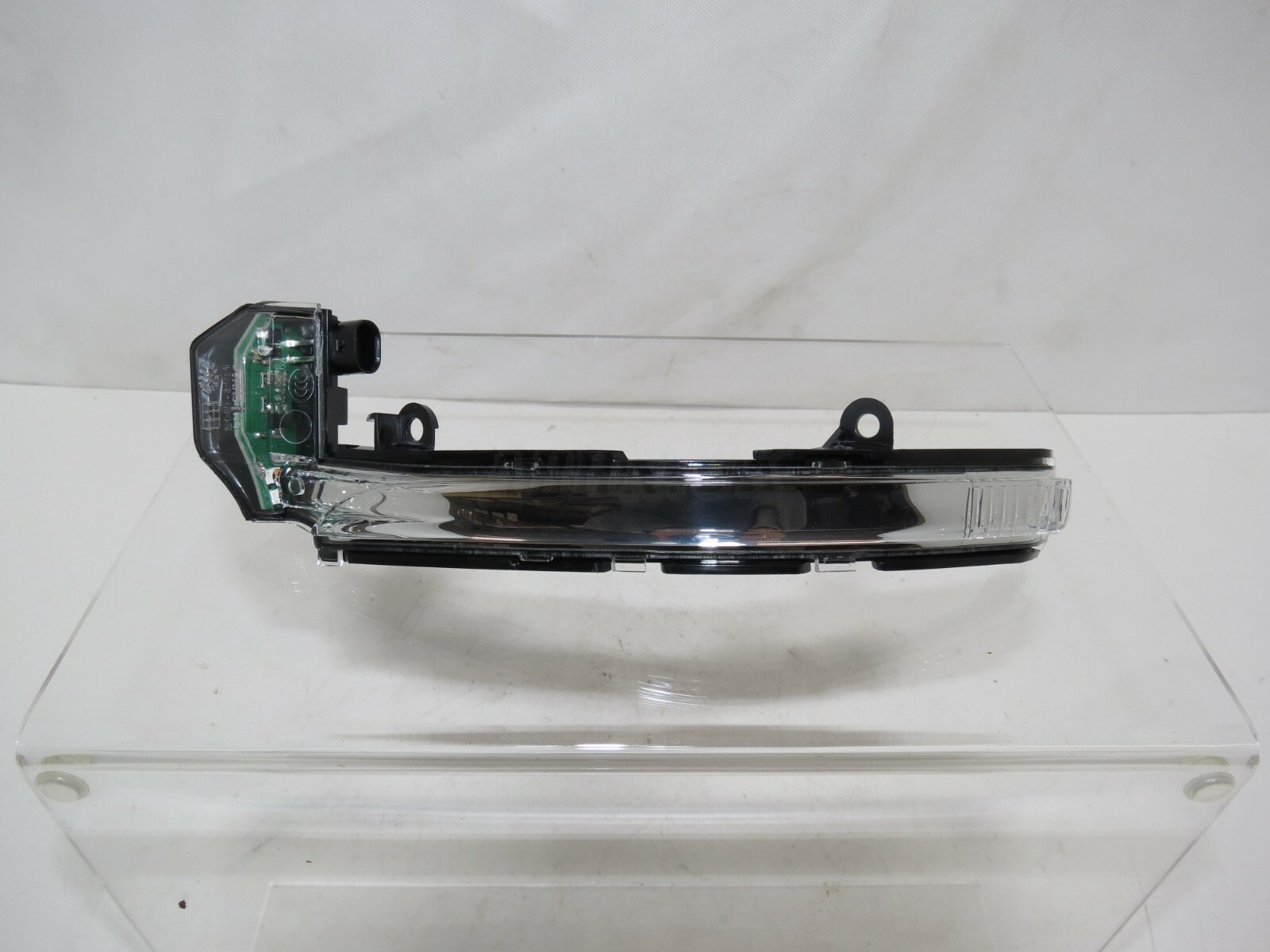 Jaguar XF X250 X260 /11 - 22 Left Side Turn Signal Indicator Lens GX63-13B382-AA - Image 2