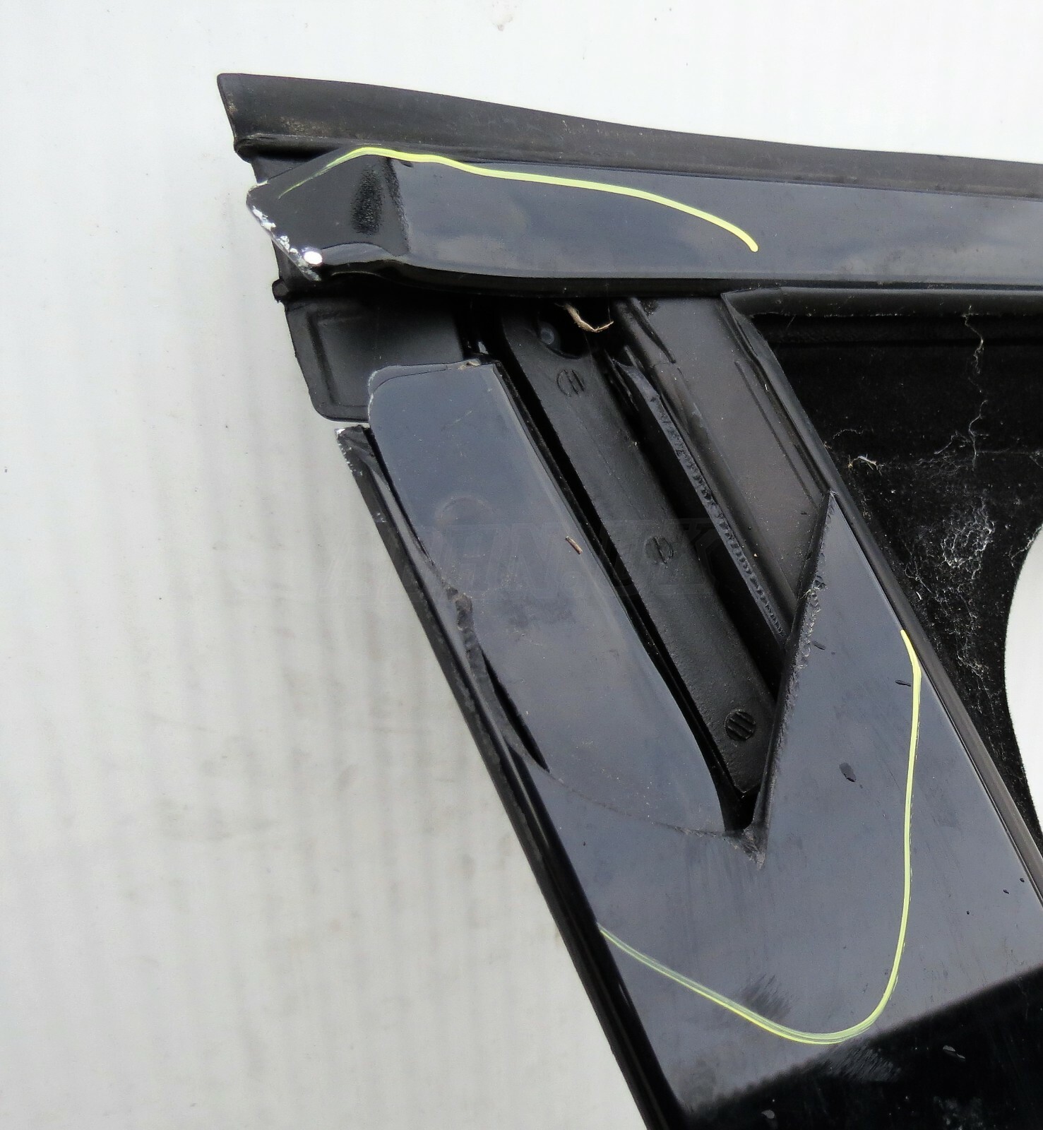 Land Discovery Sport L550 Genuine Front Right Side Bare Door Panel in Narvik Blk - Image 4