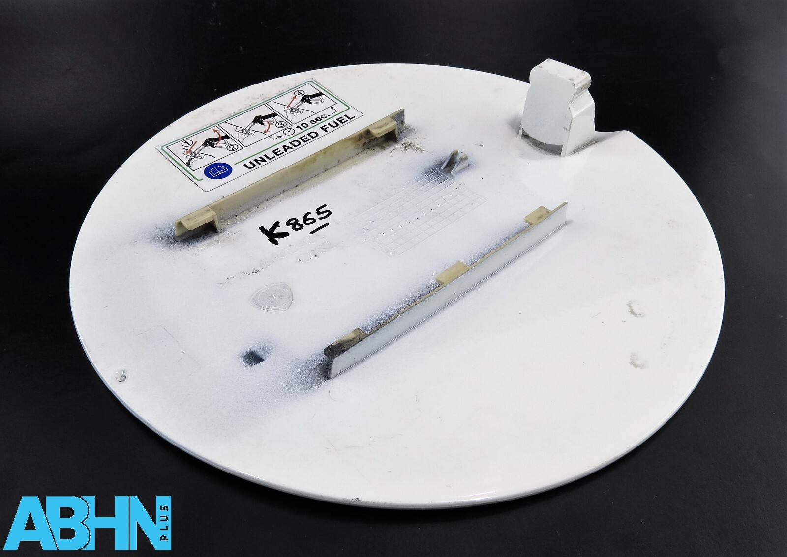 Genuine Lancia Chrysler Ypsilon (11-21) Fuel Filler Flap Cover (LID) White C982 - Image 5