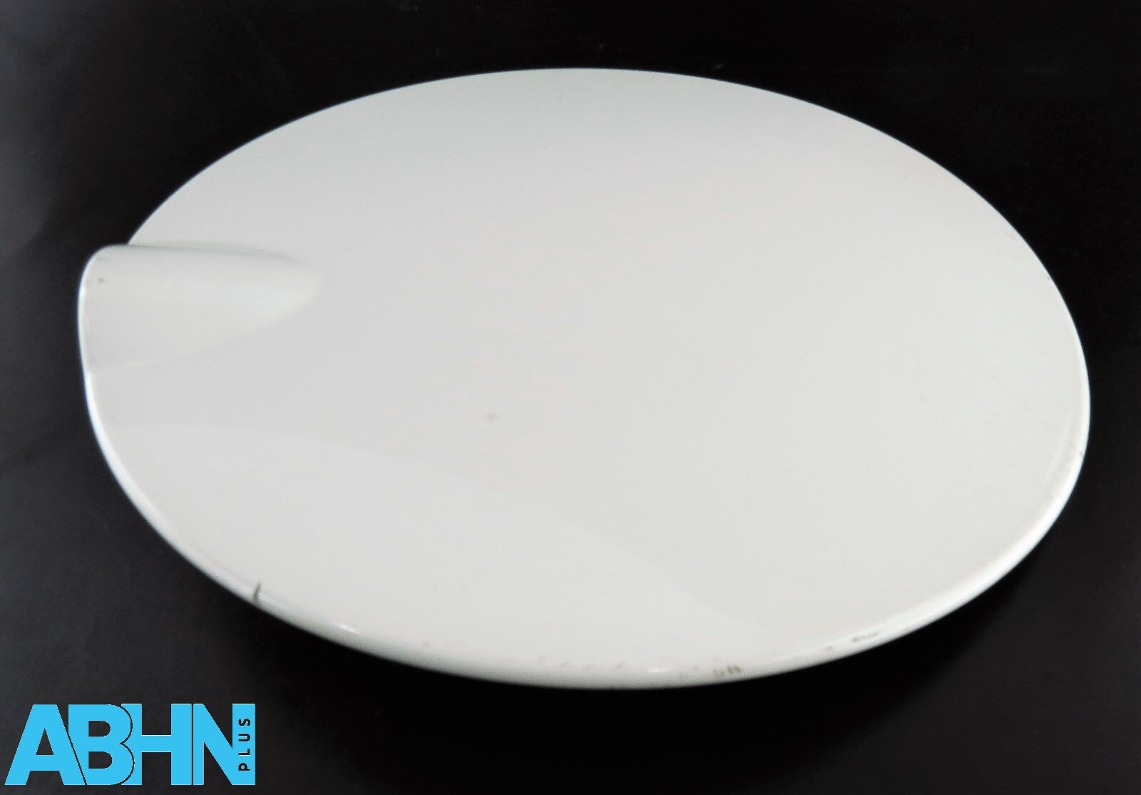 Genuine Lancia Chrysler Ypsilon (11-21) Fuel Filler Flap Cover (LID) White C982 - Image 6