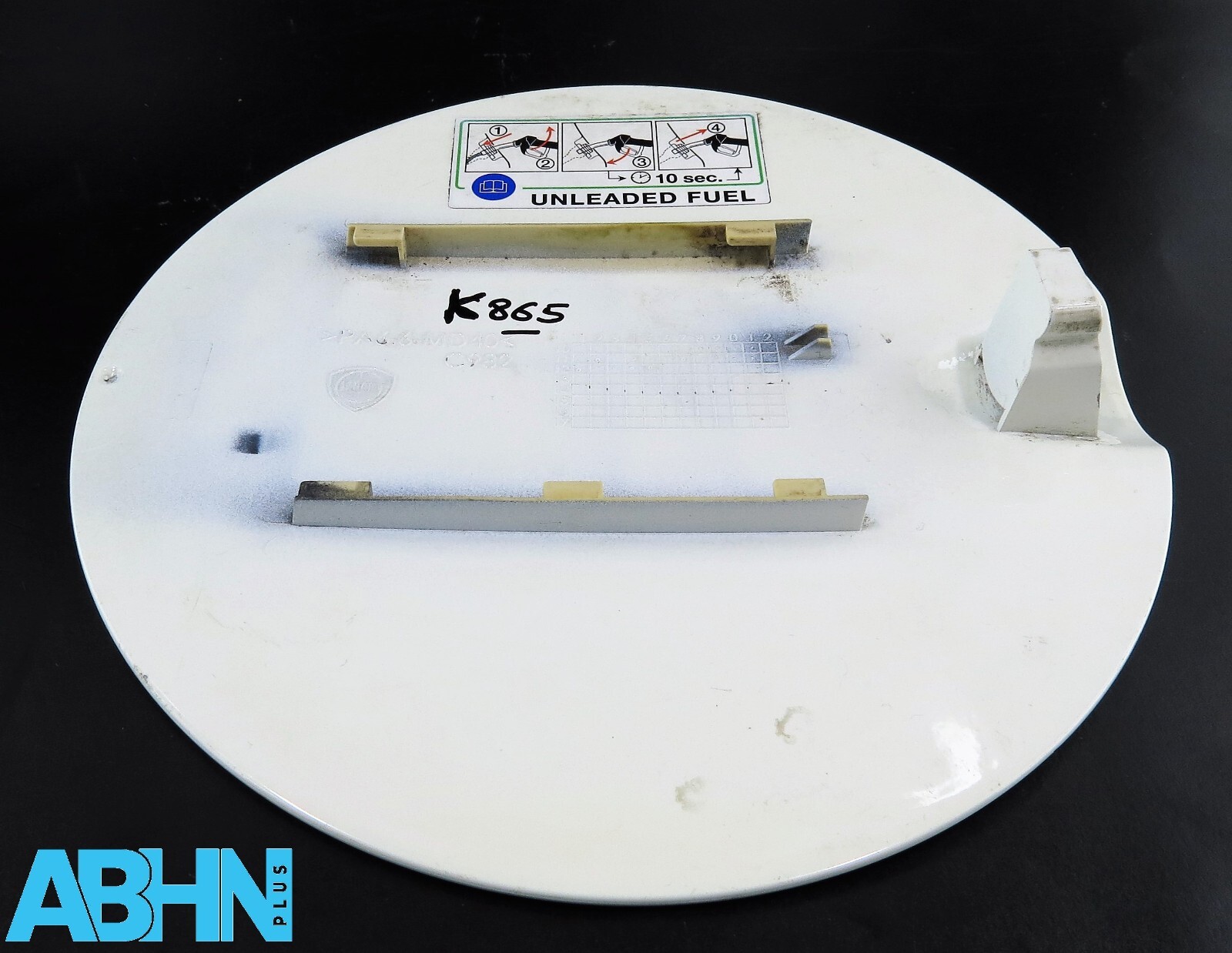 Genuine Lancia Chrysler Ypsilon (11-21) Fuel Filler Flap Cover (LID) White C982 - Image 7