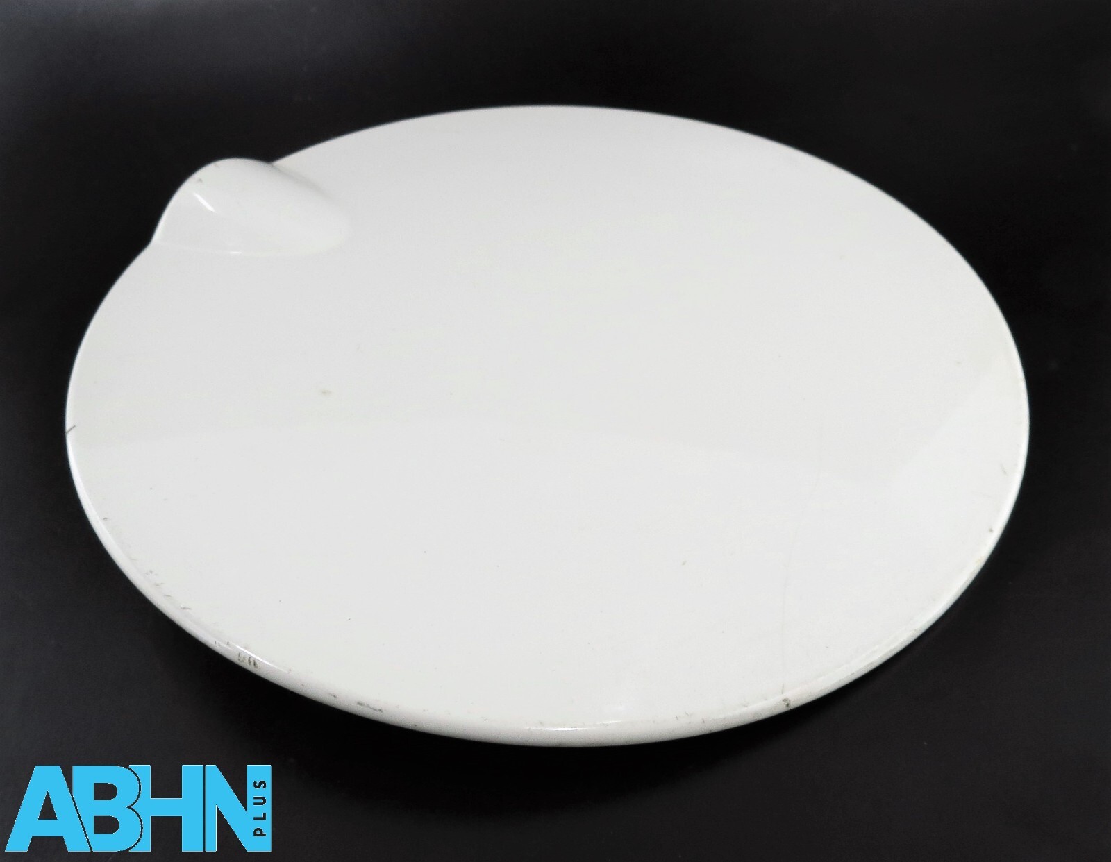 Genuine Lancia Chrysler Ypsilon (11-21) Fuel Filler Flap Cover (LID) White C982 - Image 8