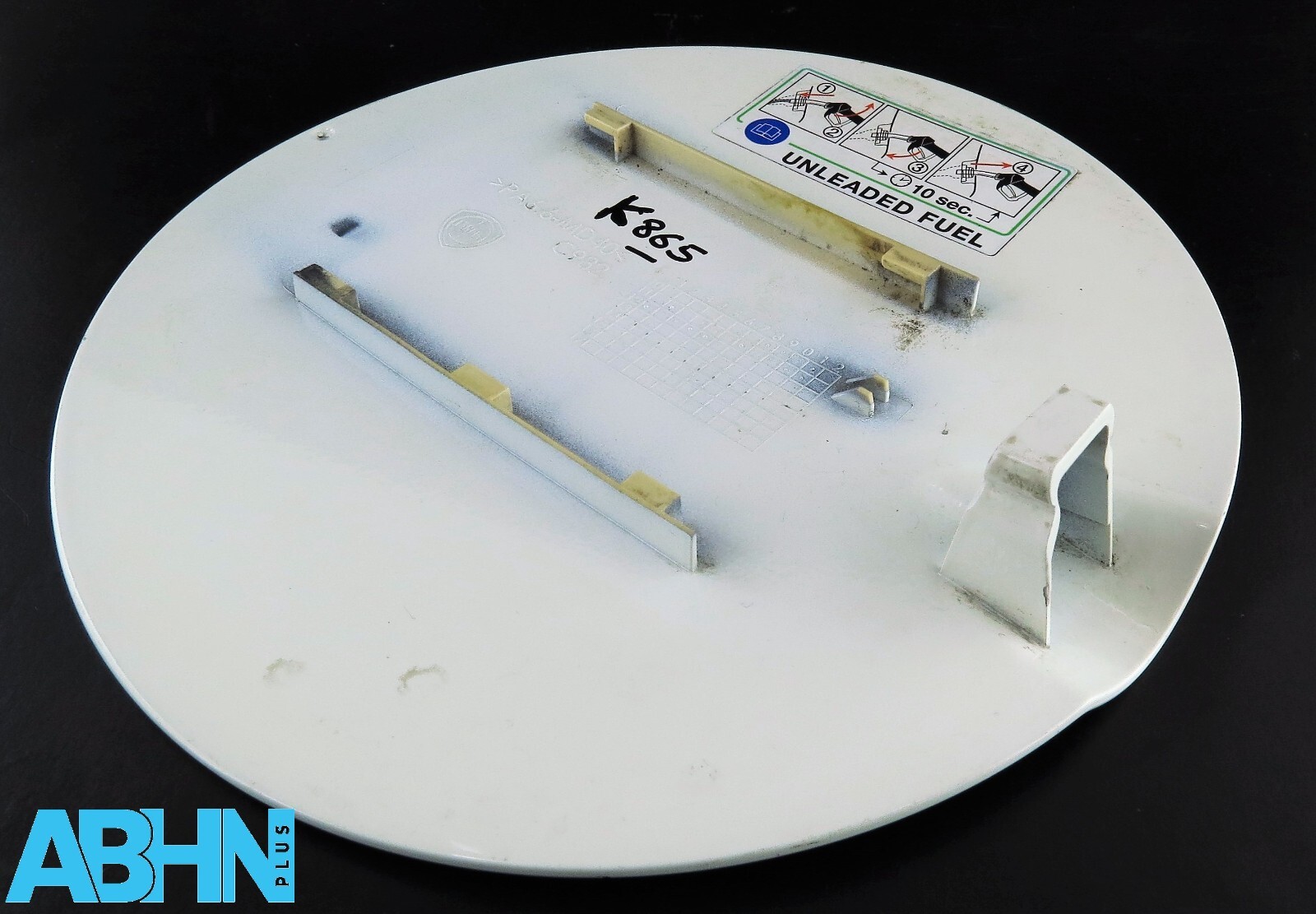 Genuine Lancia Chrysler Ypsilon (11-21) Fuel Filler Flap Cover (LID) White C982 - Image 9