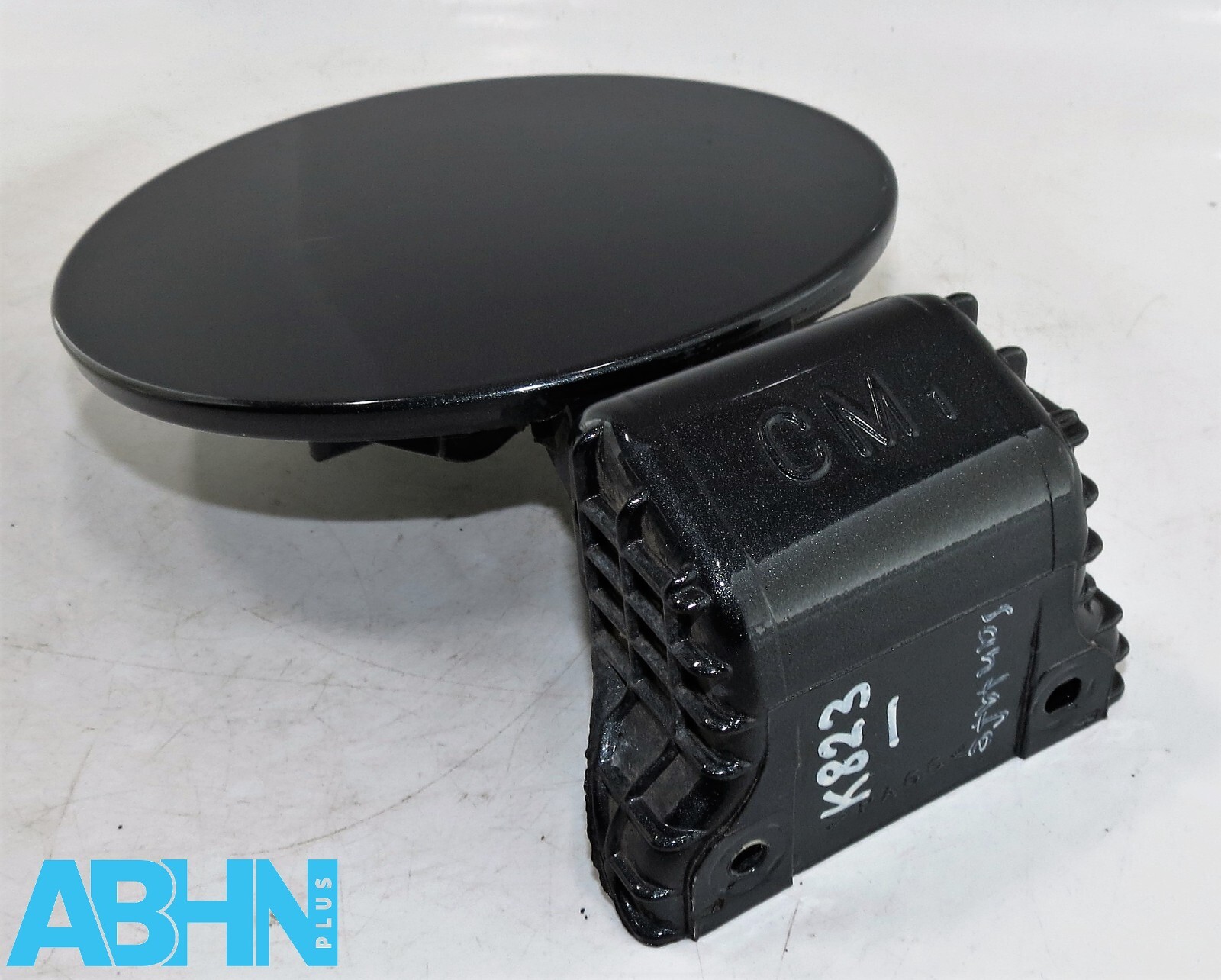 Hyundai Santa Fe CM Mk2 (06-12) Fuel Filler Flap Cover 69510-2B000 Met Dark Grey - Image 5