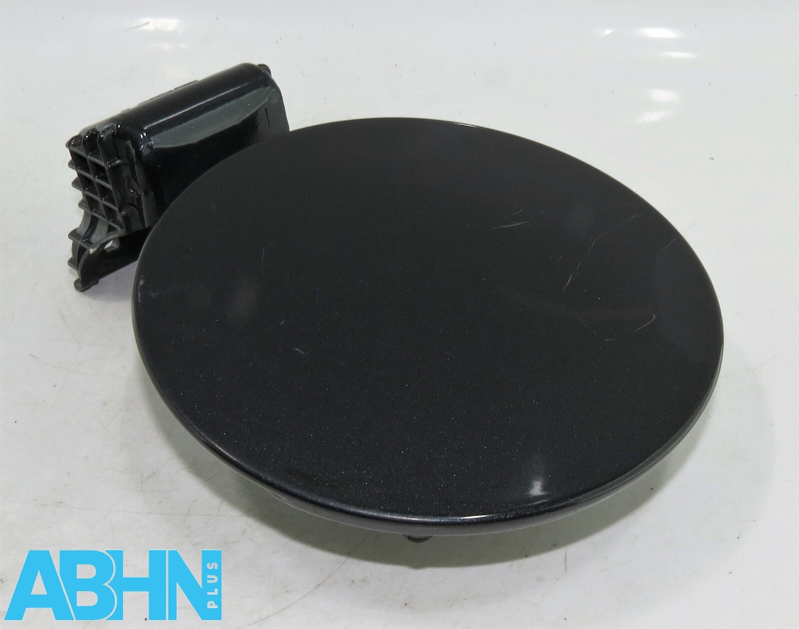 Hyundai Santa Fe CM Mk2 (06-12) Fuel Filler Flap Cover 69510-2B000 Met Dark Grey - Image 6