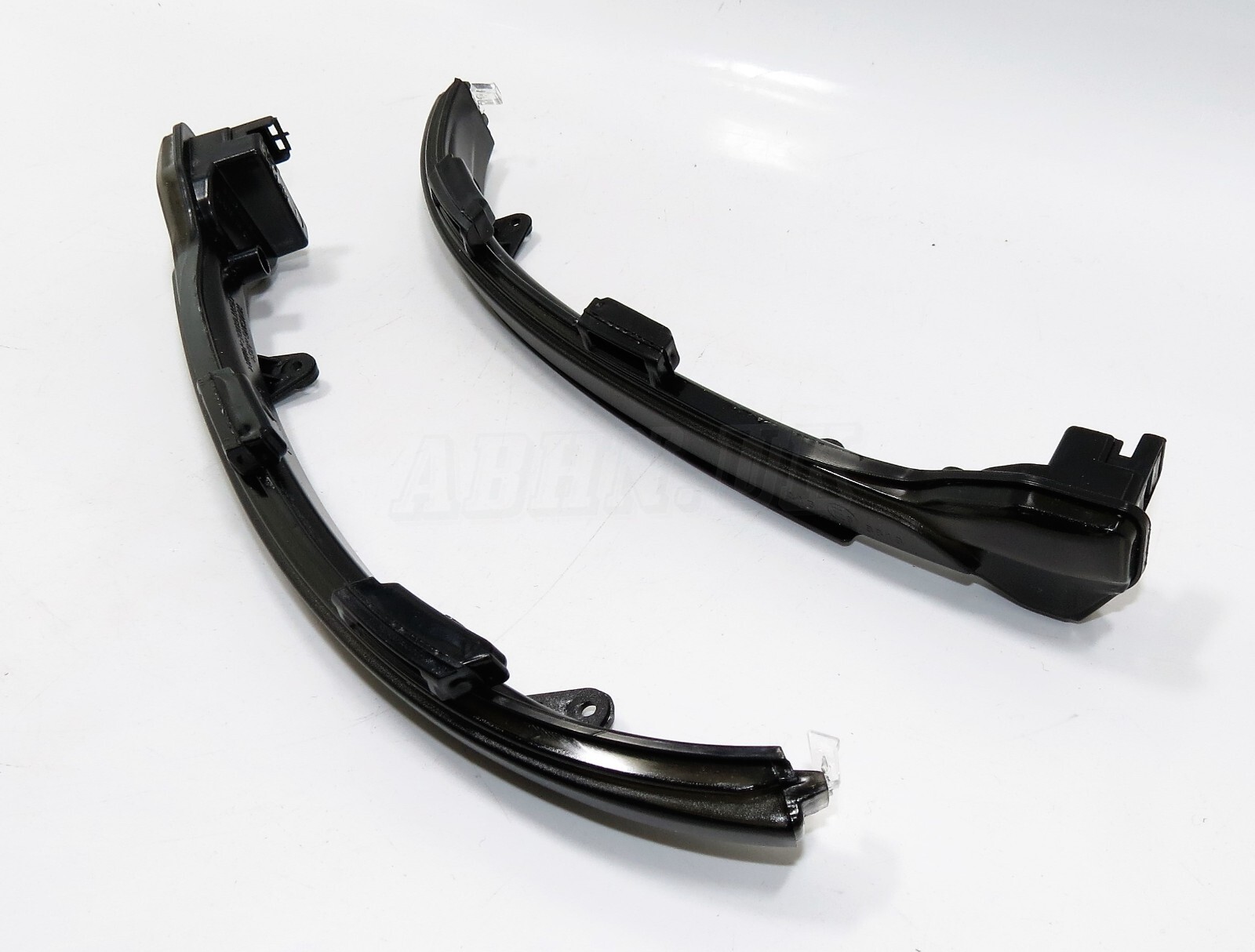 Fits VW Touran 5T1 (15-23) Pair of Smoked Dynamic Sequential Mirror Indicators - Image 3