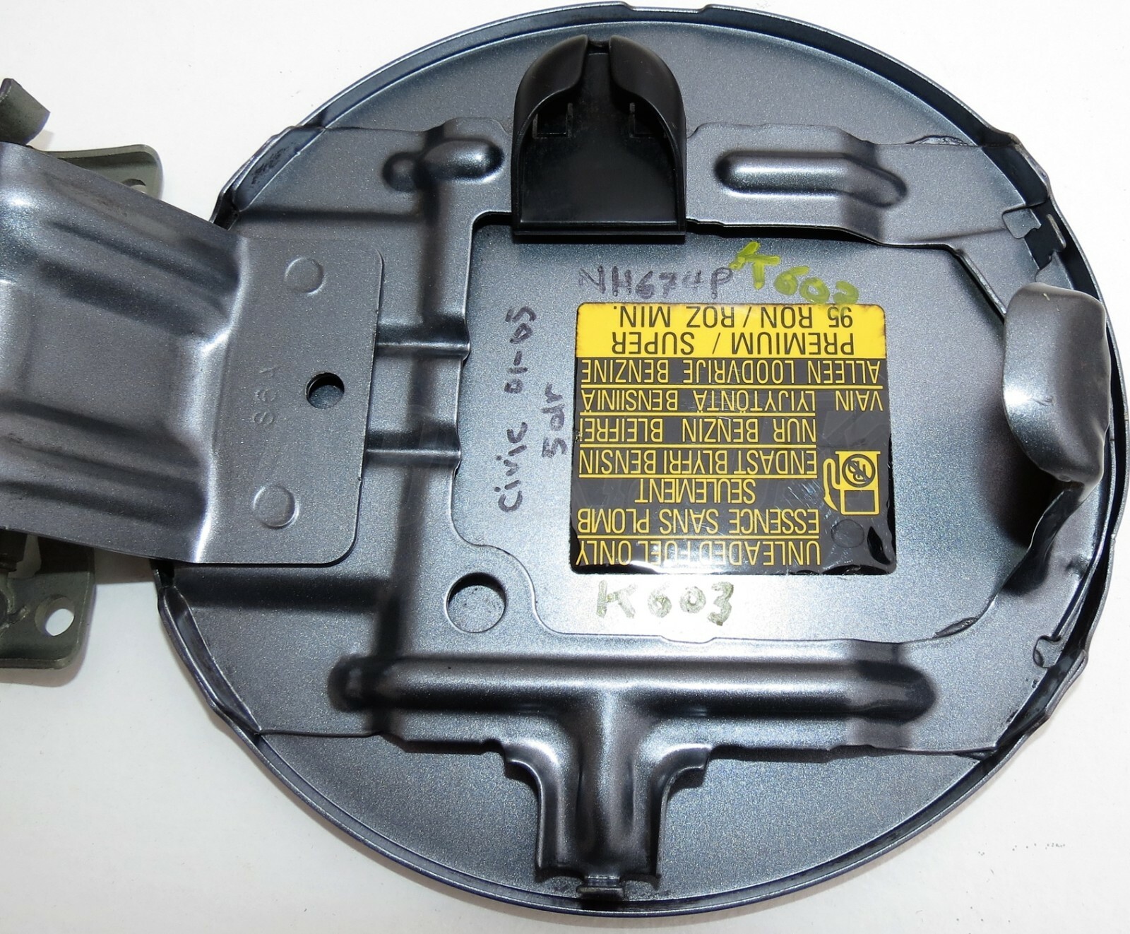 Honda Civic MK7 (00-05) Hatchback Fuel Filler Flap Cover Met Cosmic Grey NH674P - Image 4