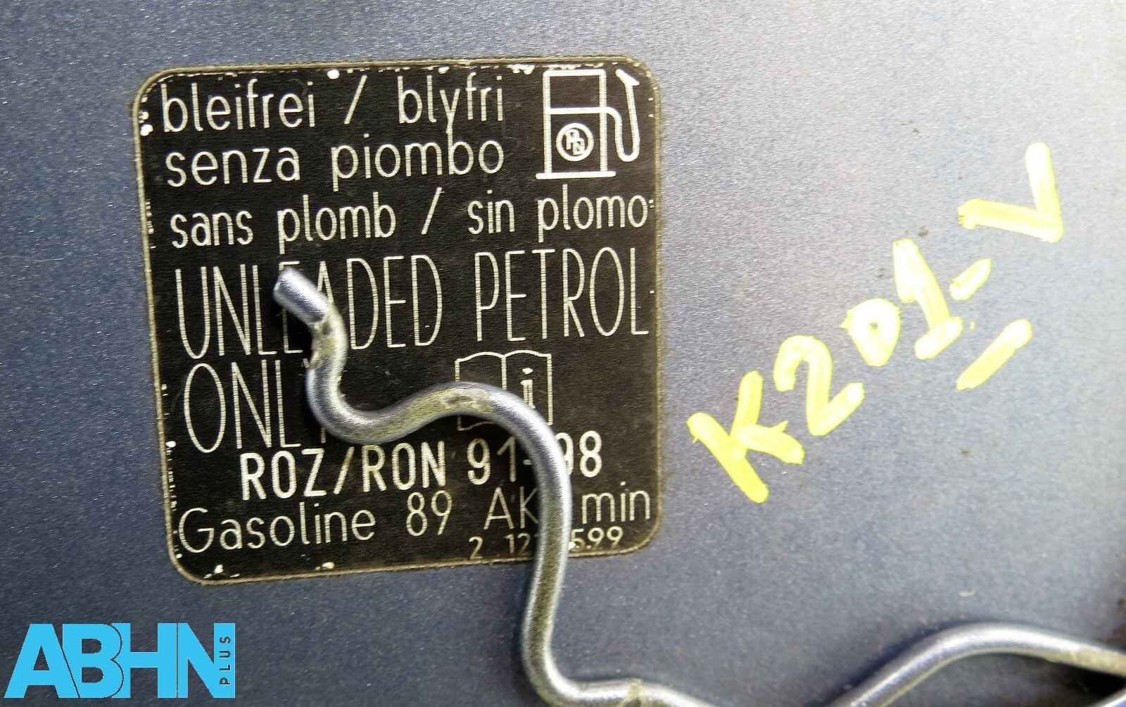 BMW 3 Series E46 (98-04) Saloon & Estate Fill-in Fuel Flap Cover Met Steel Blue - Image 8