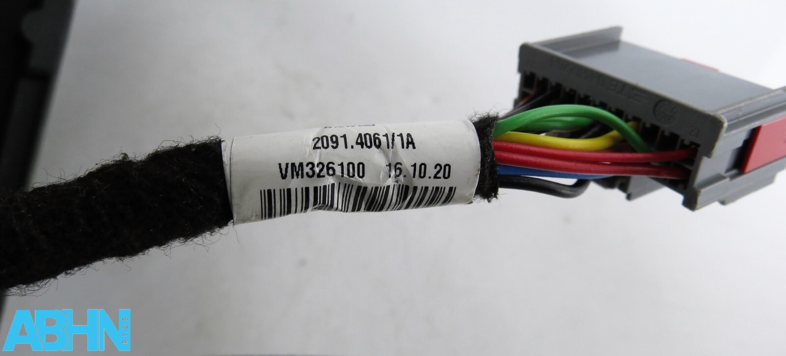 Range Rover Velar L560 RHD Left Door Mirror Housing M8A2-17683-DAB Camera 19-Wir - Image 9