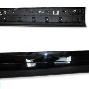 J8A2-21064-BB Range Rover Velar L560 Front Right Door Lower Gladding Mould Trim