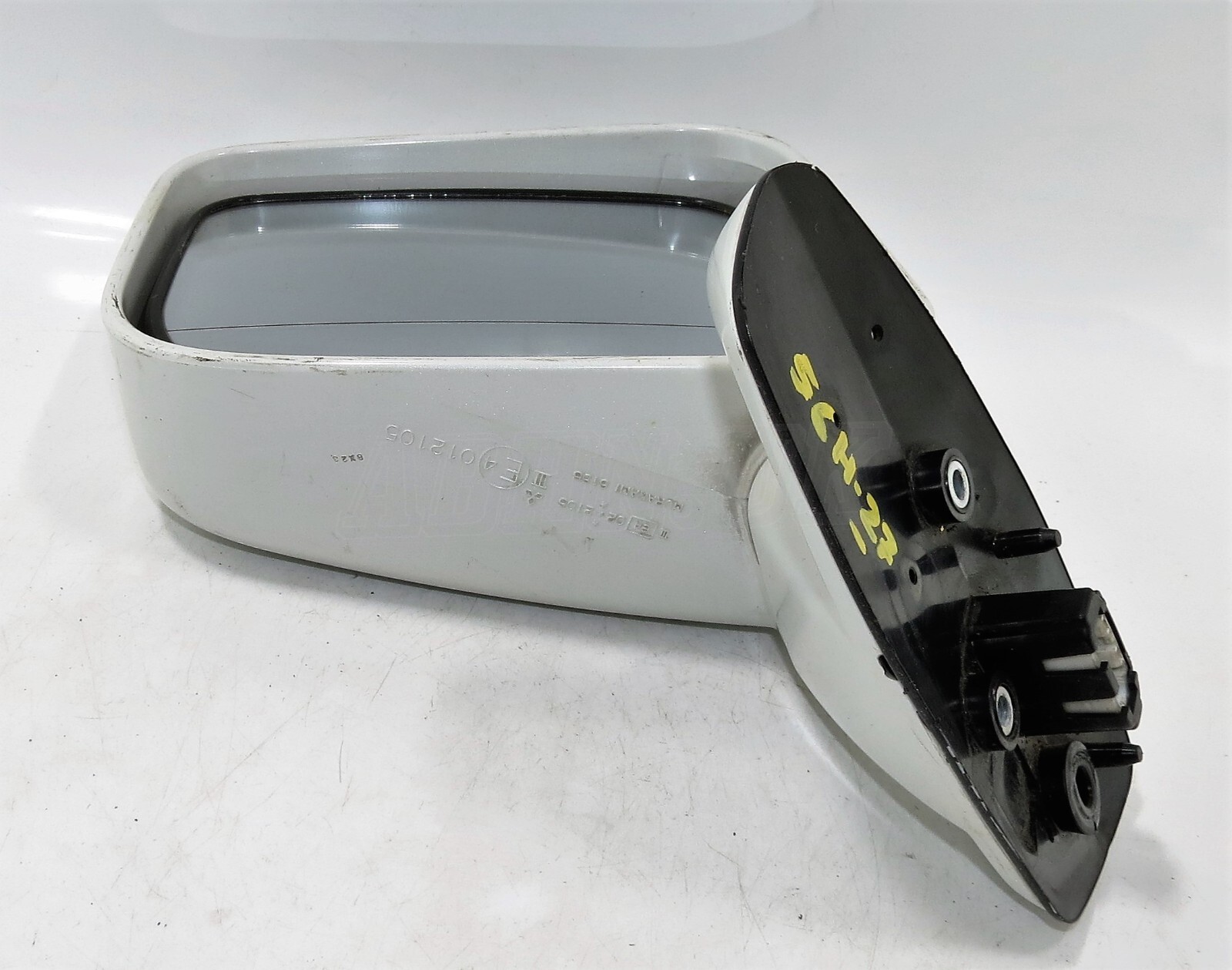 Mitsubishi Grandis Chariot (97-04) Left Side Power Folding Door Mirror Met White - Image 9