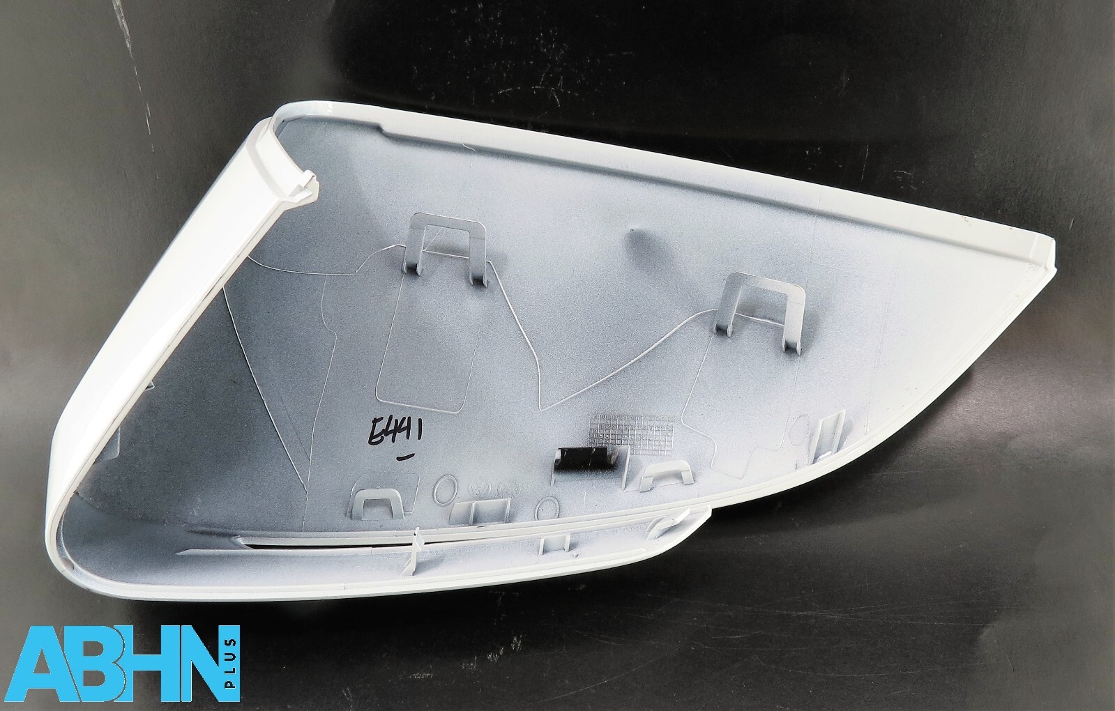 11B.857.538 VW ID.4 ID.5 Genuine Right Side LHD Wing Mirror Cover Solid White 2 - Image 2