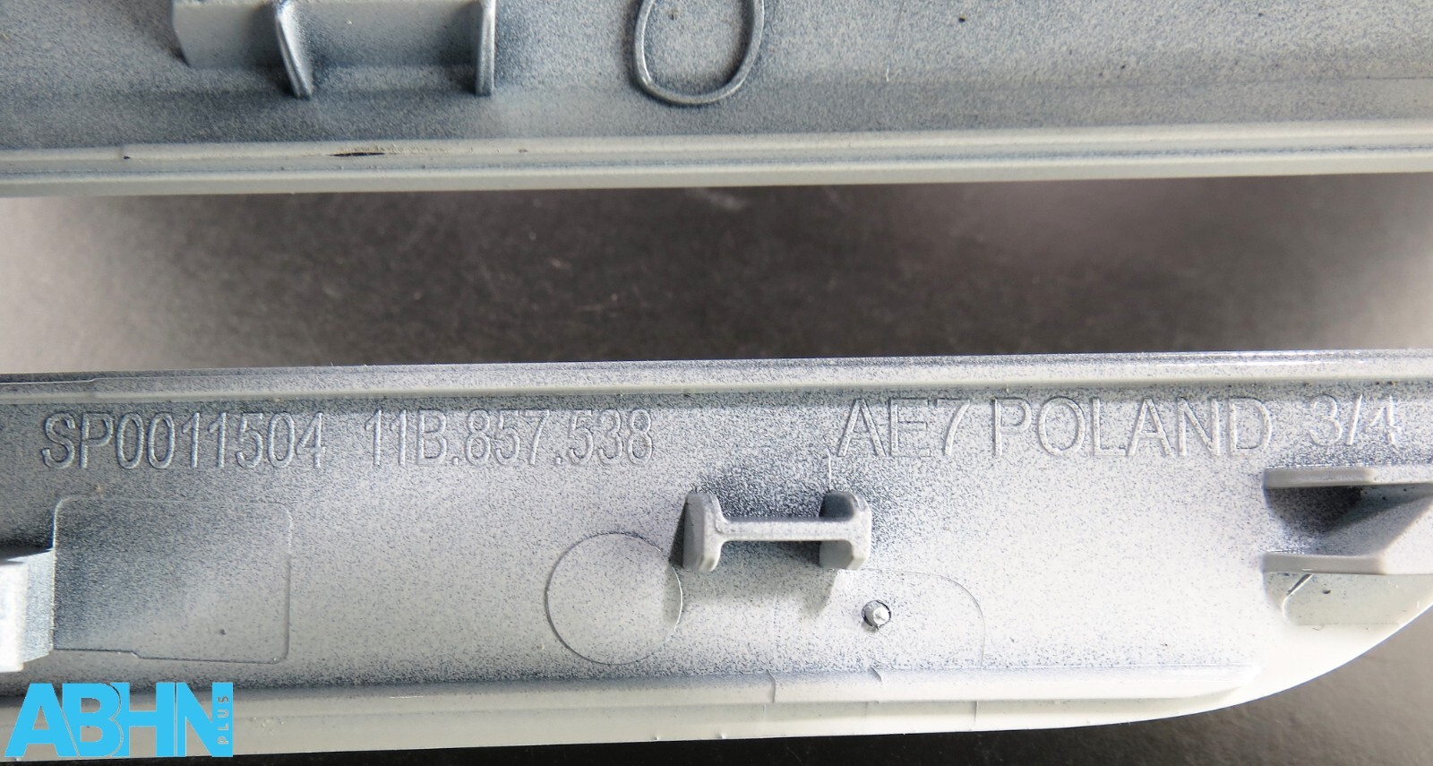 11B.857.538 VW ID.4 ID.5 Genuine Right Side LHD Wing Mirror Cover Solid White 2 - Image 7