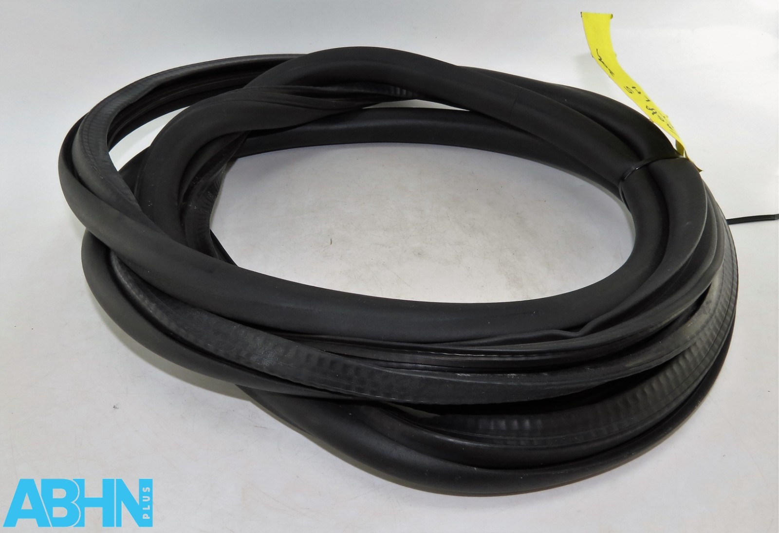 5K3867911 VW Golf MK5 3-Door Genuine Front Left Side Body Door Frame Rubber Seal - Image 2