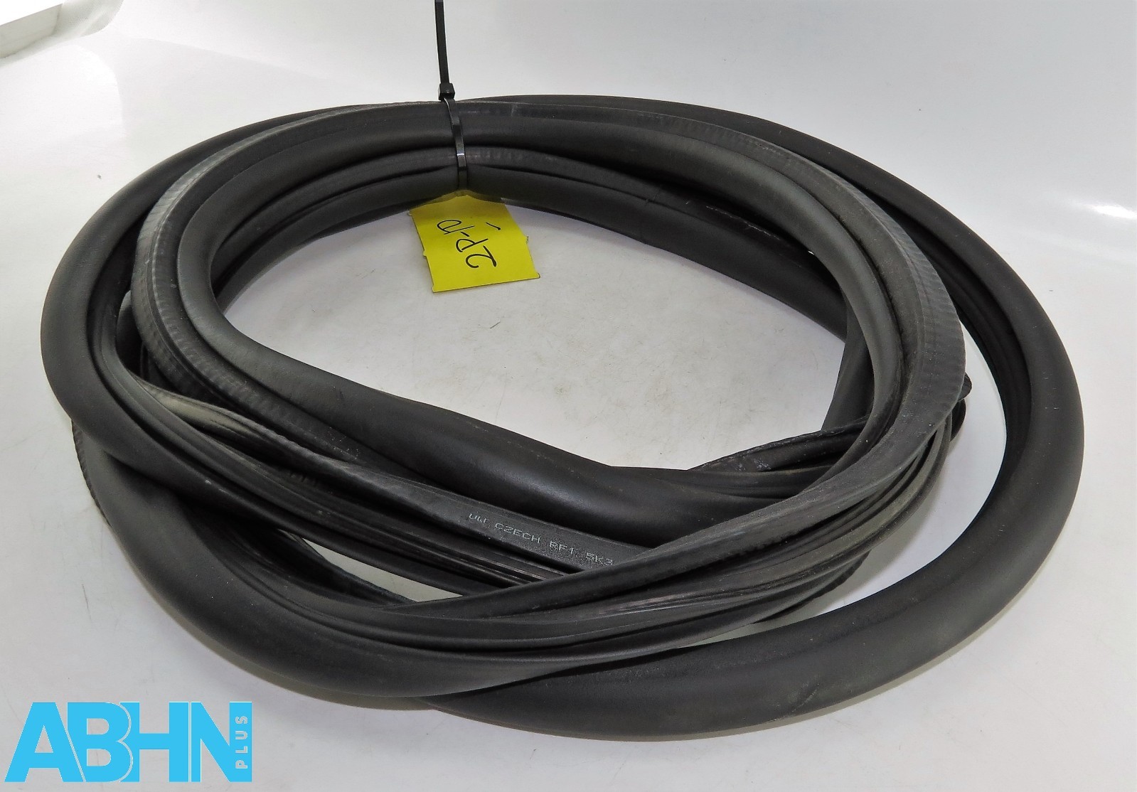 5K3867911 VW Golf MK5 3-Door Genuine Front Left Side Body Door Frame Rubber Seal - Image 3