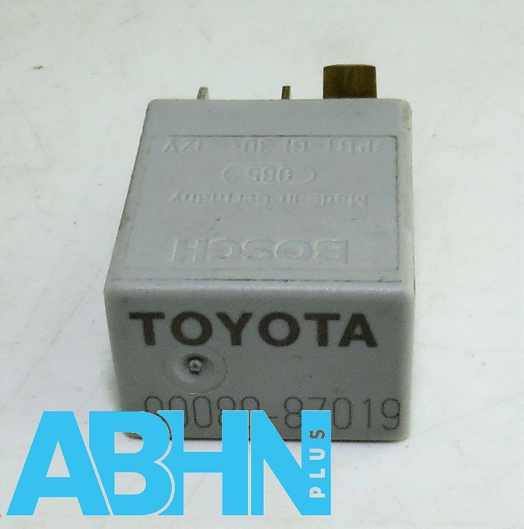 Toyota Avensis Corolla RV4 Yaris Silver Relay Bosch 0332011001/ 90080-87019 - Image 4