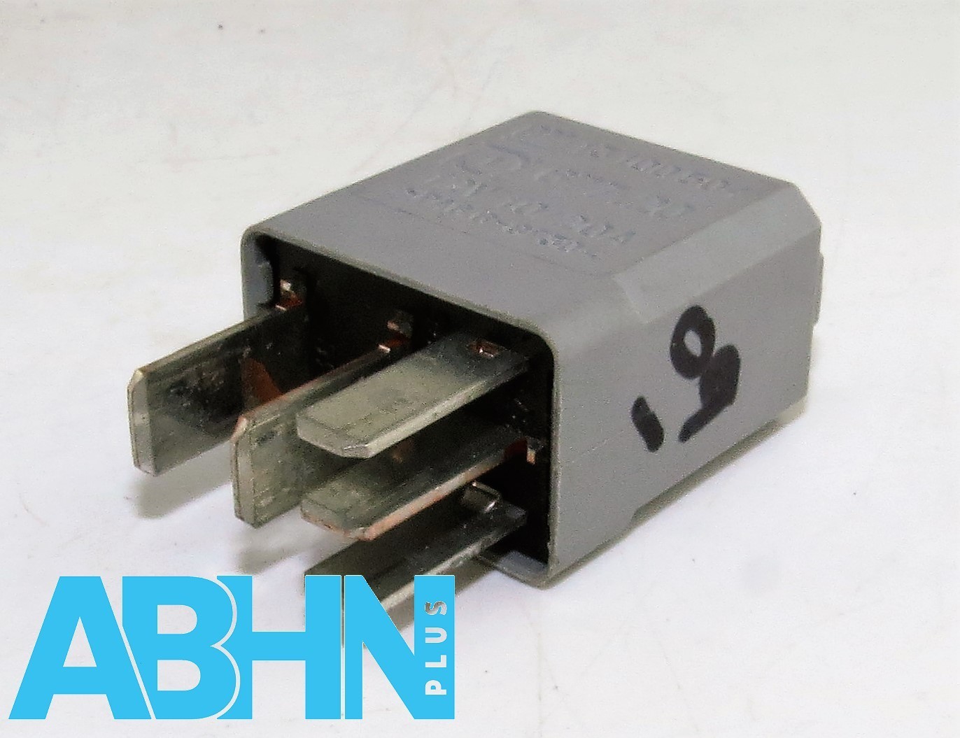 Vauxhall Corsa Astra Vectra Zefira Multi Use Grey Relay 13100504 12V 10/20A - Image 6