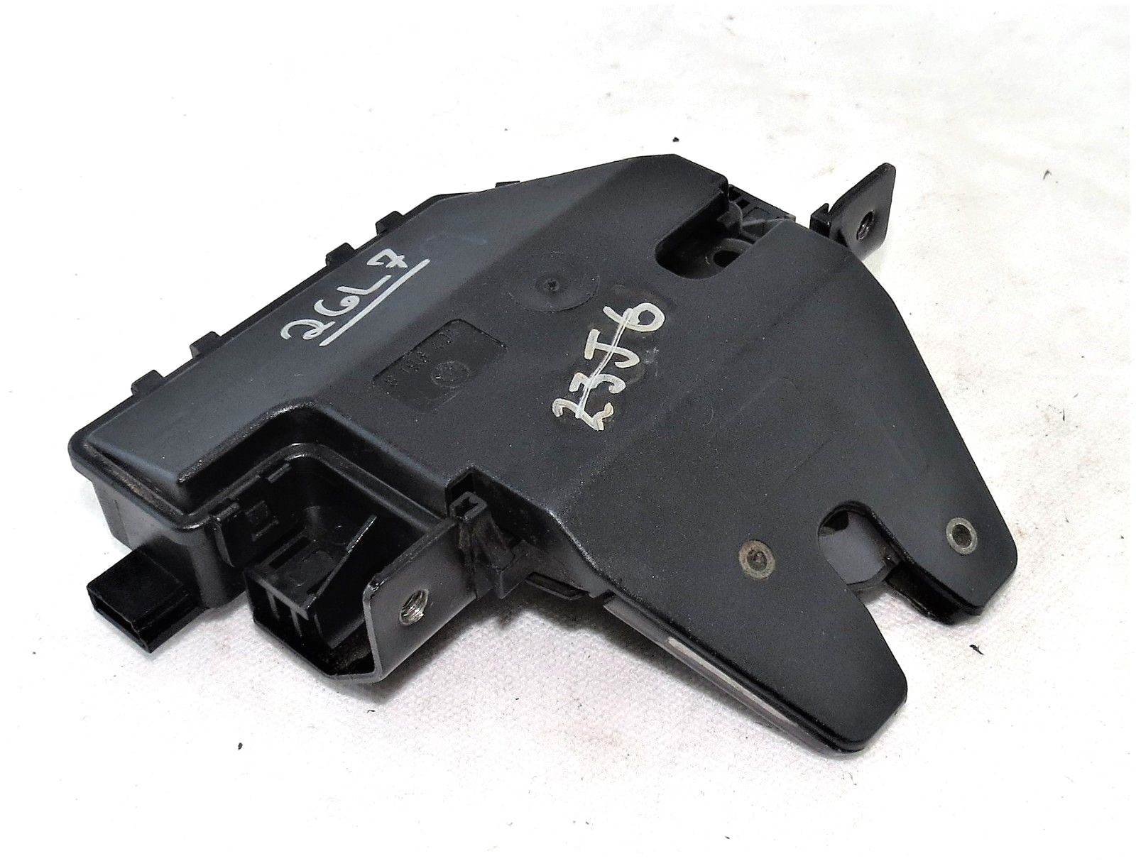 8196401 BMW 3 Series E46 M-Sport Genuine Boot Locking Mechanism