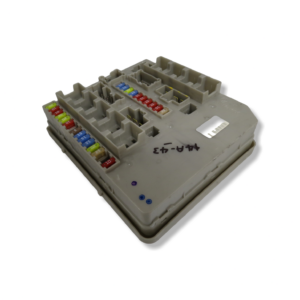 674661C Renault Clio MK3 Modus /05-14 IPDM Engine Relay And Fuse Box Module Unit