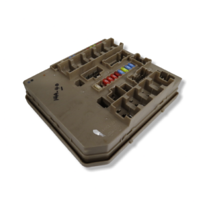 674654A Renault Clio MK3 Modus /05-14 IPDM Engine Relay And Fuse Box Module Unit