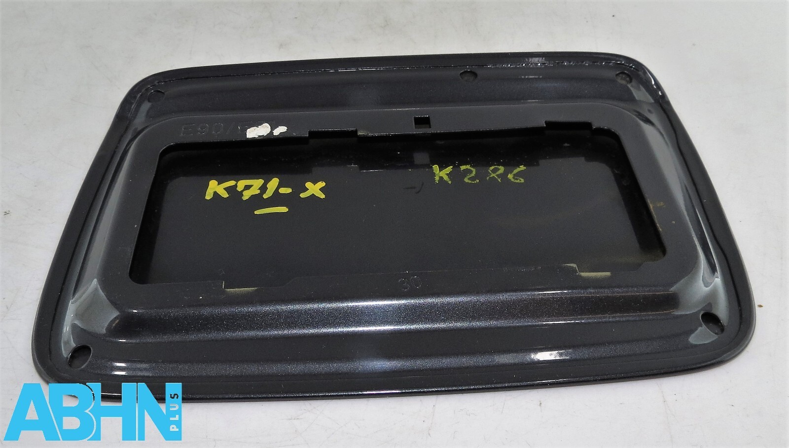 BMW 3 Series E90 E91 (05-12) Fill-In Fuel Flap Cover Graphite Grey 51177060692 - Image 6