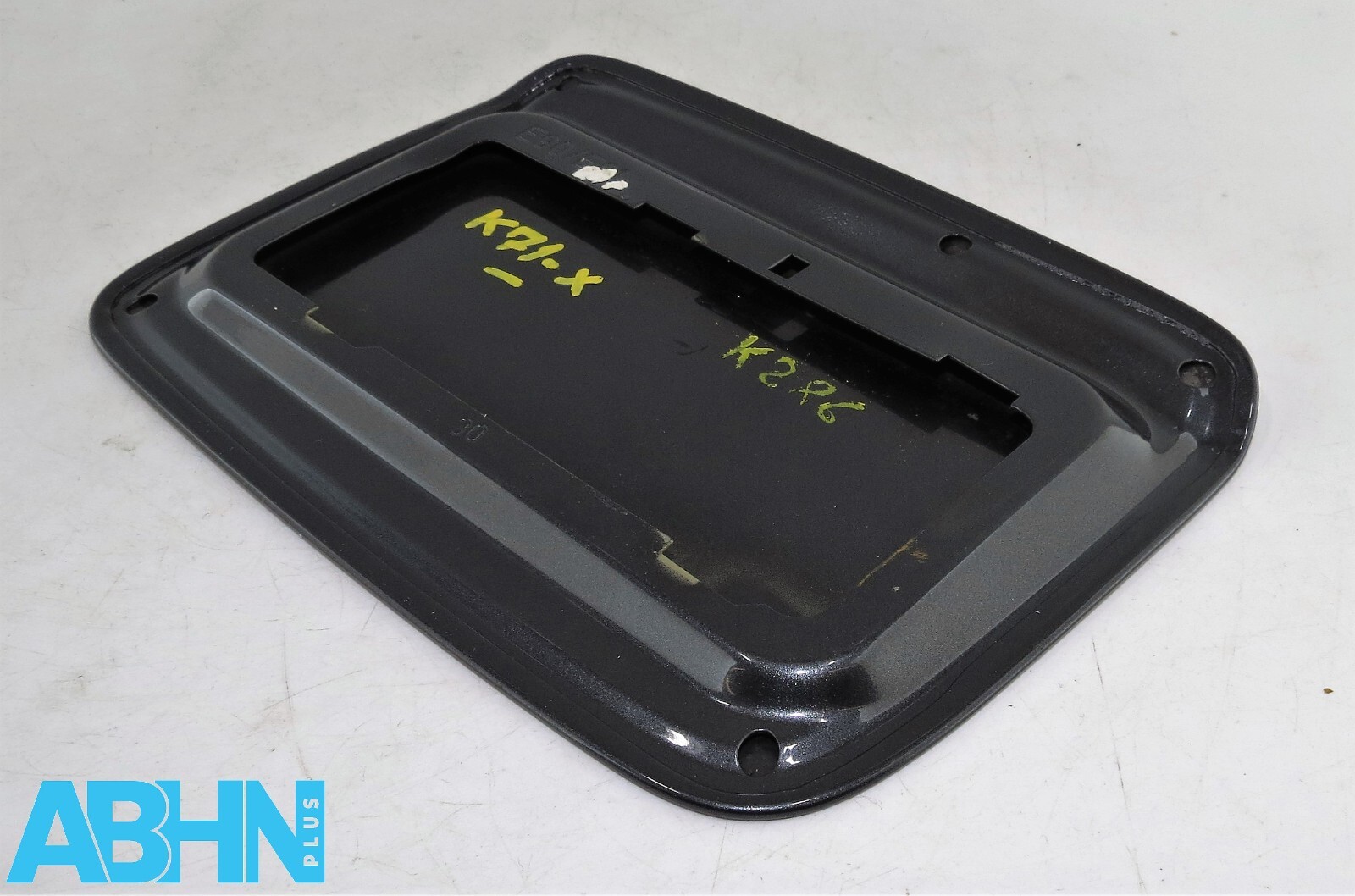 BMW 3 Series E90 E91 (05-12) Fill-In Fuel Flap Cover Graphite Grey 51177060692 - Image 8