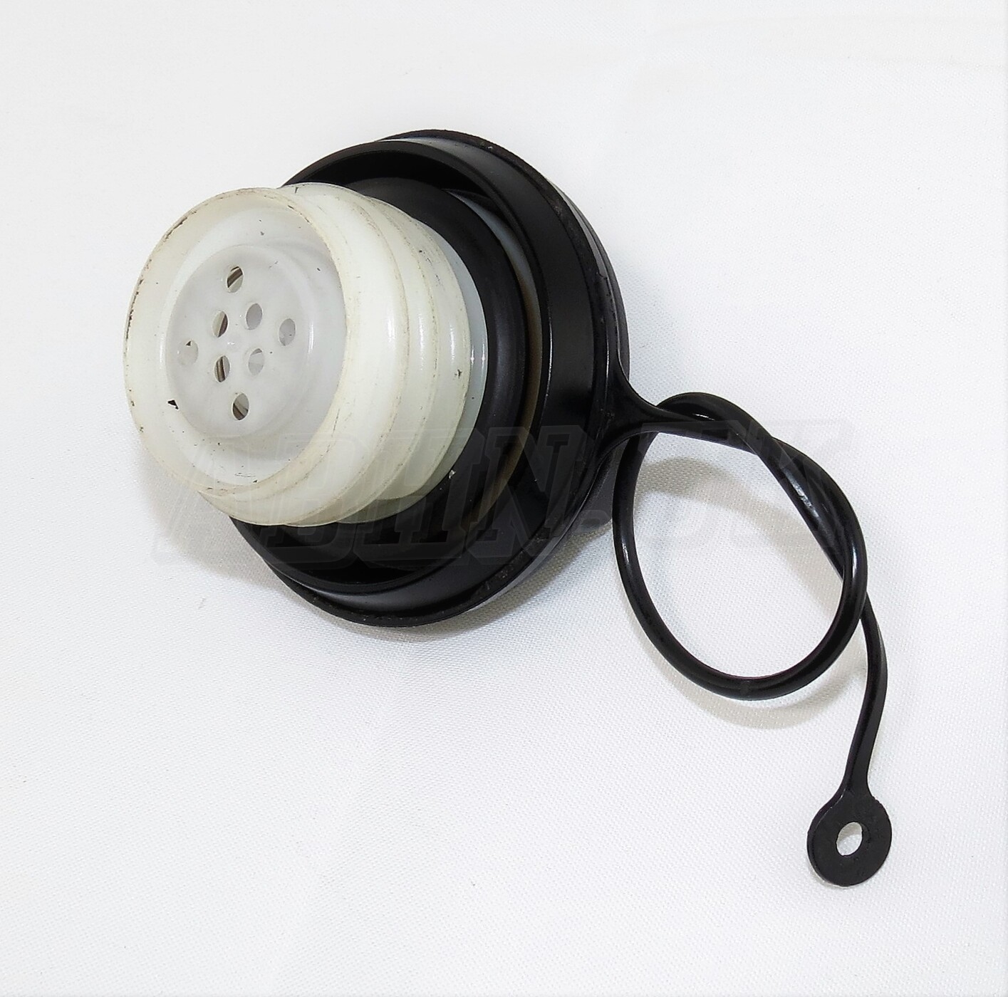 Nissan Note MK1 MK2 (06-16) Qashqai MK1 Mk2 (07-19) Fuel Cap+Cord Screw Type - Image 4