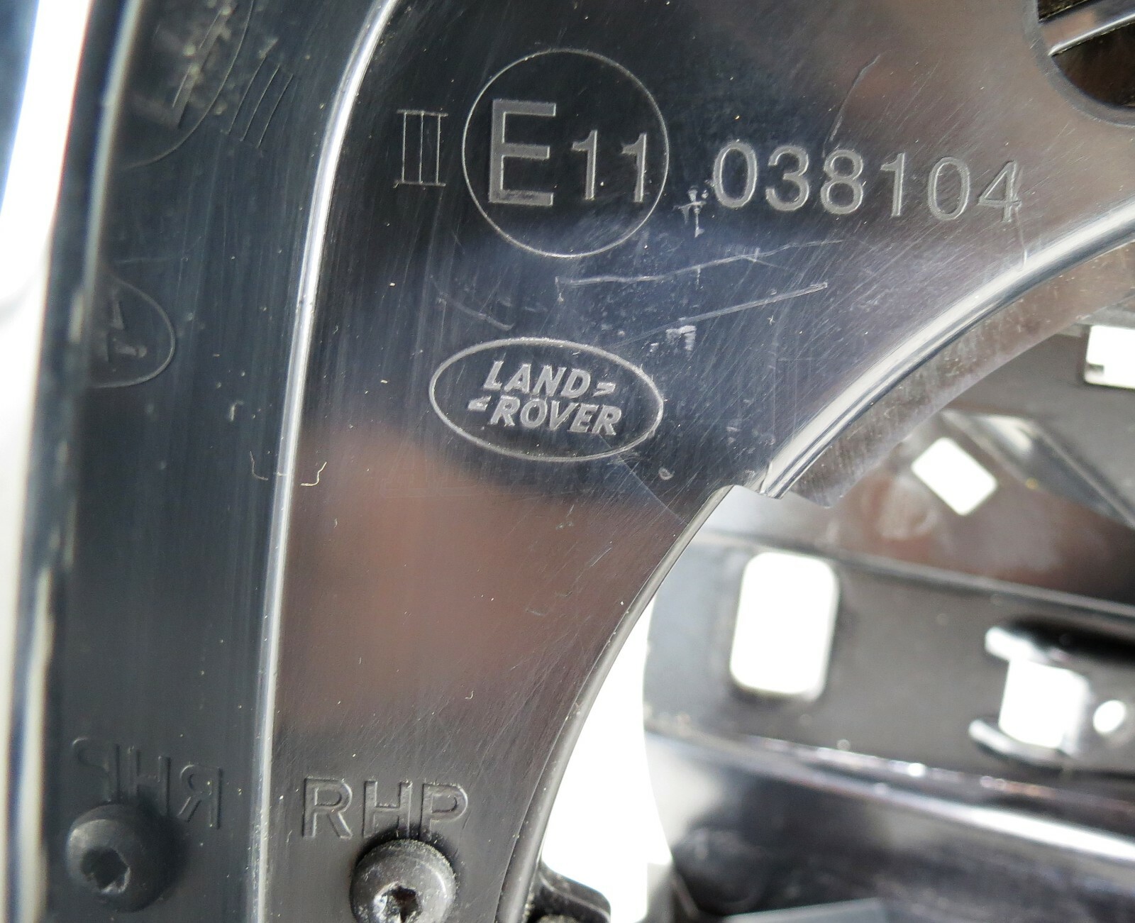 MY4217682JA Land Rover Discovery 5/ V Right Hand Side LHD Wing Mirror Bezel - Image 5