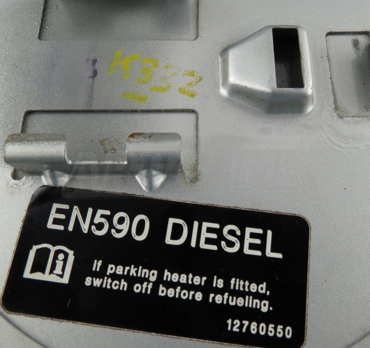 Saab 9-3 YS3F /2002-2012 Saloon/ Convertible Fill-in Fuel Flap Cover Met Silver - Image 4