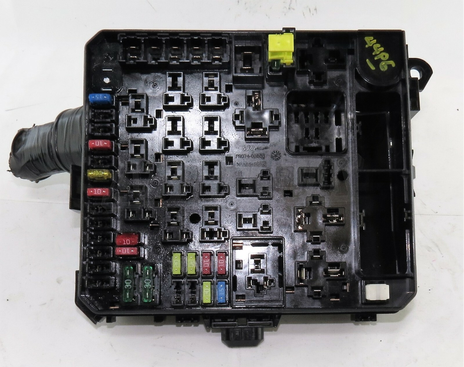 44P6-Mitsubishi Outlander II MK2 (06-12) Main Body Fuse & Relay Box PR074-00000 - Image 2