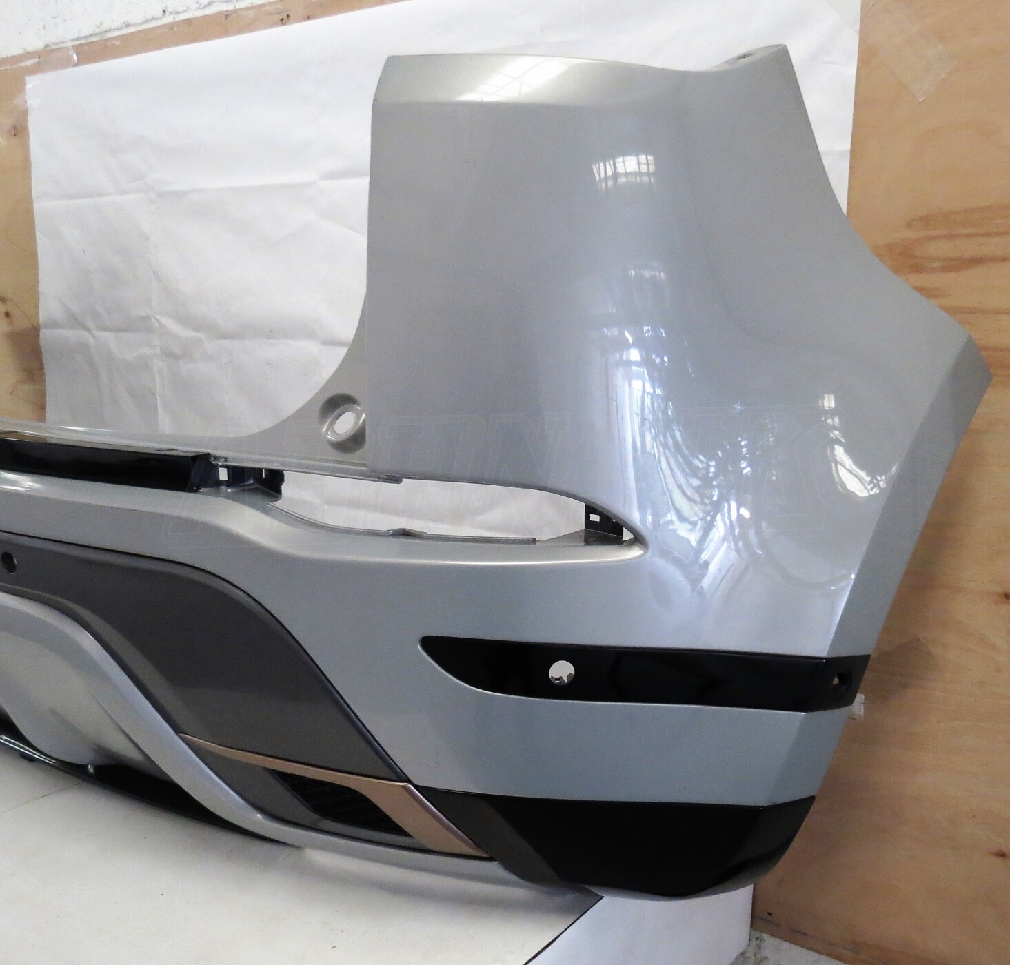 Land Range Rover Evoque L551 MY20 Rear Bumper Complete R-Dynamic Met Silver-Grey - Image 4