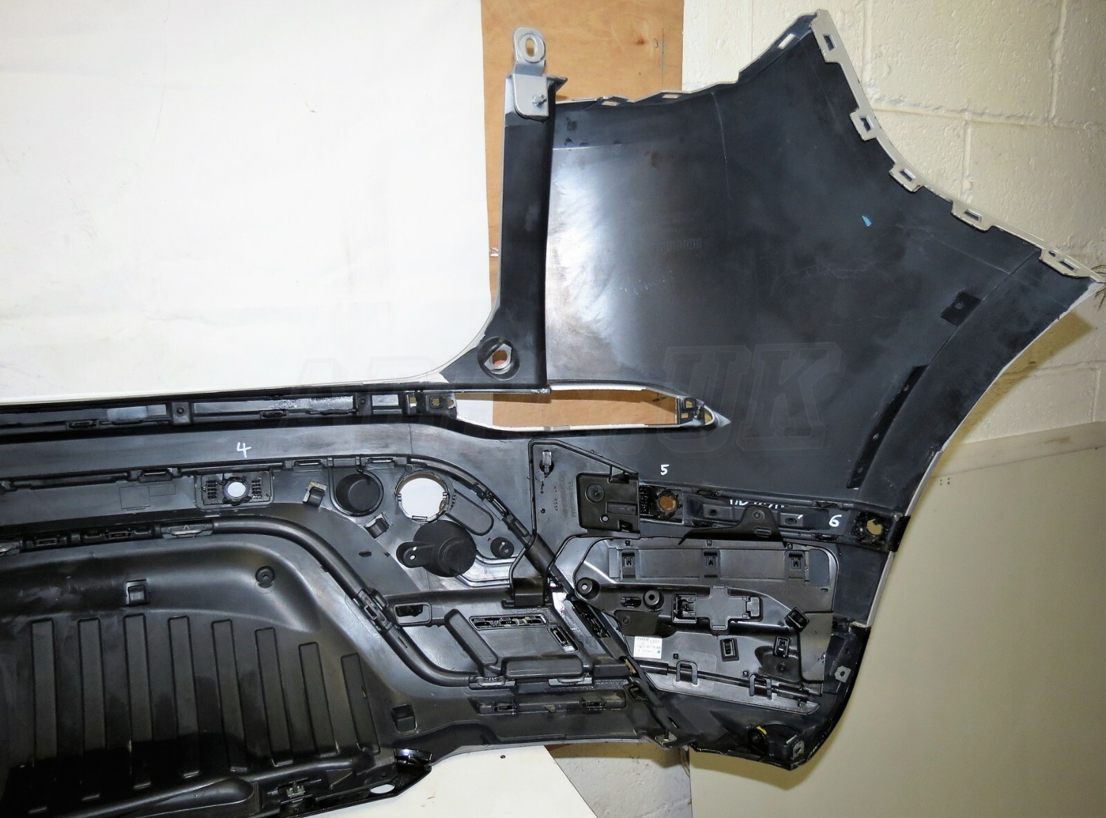 Land Range Rover Evoque L551 MY20 Rear Bumper Complete R-Dynamic Met Silver-Grey - Image 7