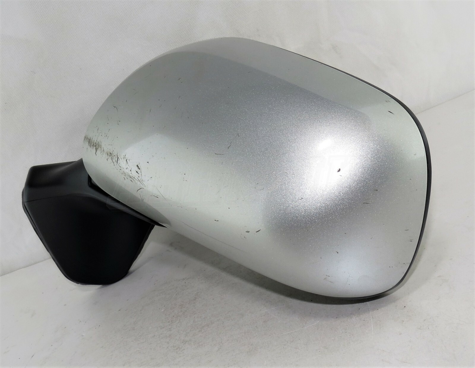 Toyota Auris E15 Hatchback (06-12) Left Side Electric Heated Door Mirror Silver - Image 3