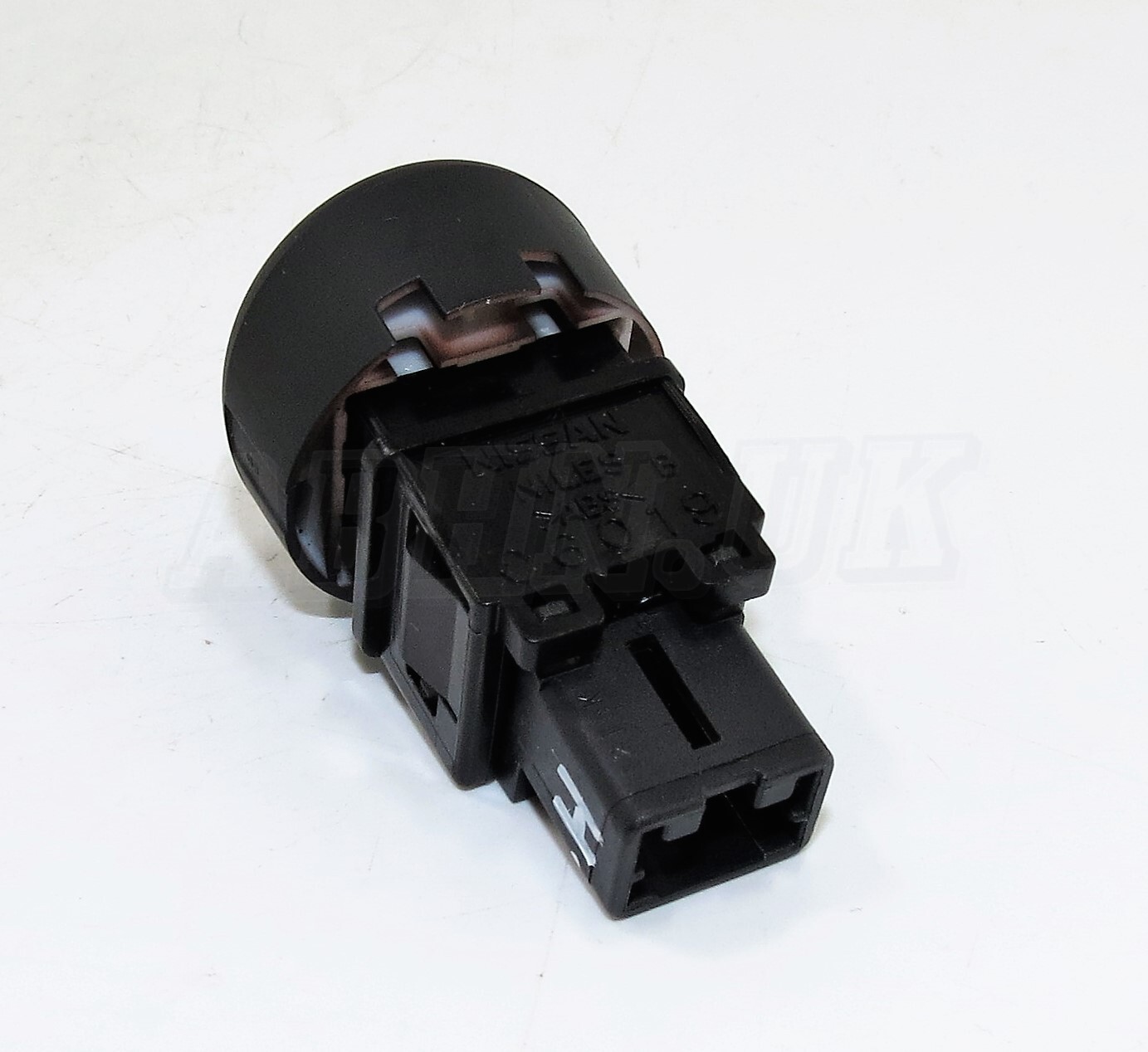 Nissan Juke F15 /10-19 Flasher Hazard Warning Switch in Black Niles 06019 S31471 - Image 2