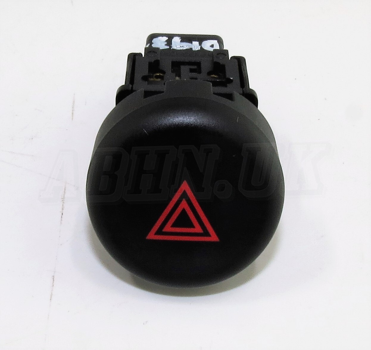 Nissan Juke F15 /10-19 Flasher Hazard Warning Switch in Black Niles 06019 S31471 - Image 3