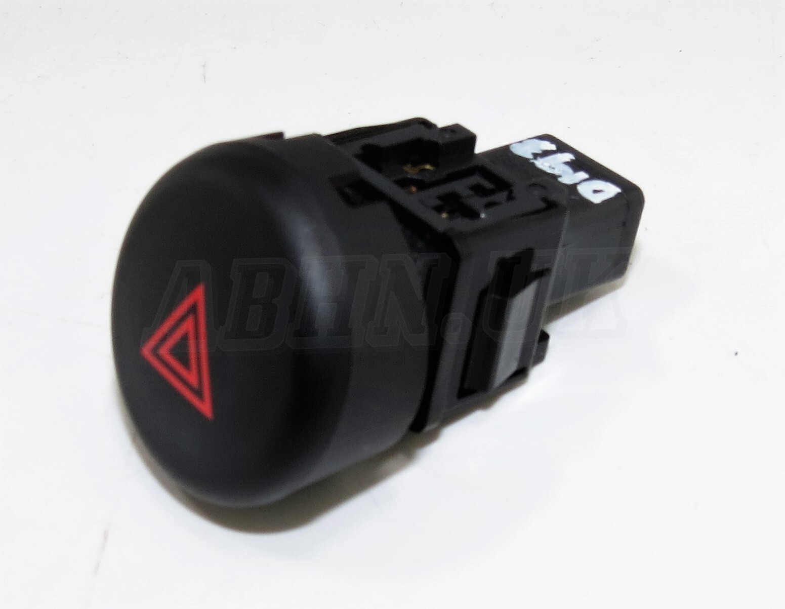 Nissan Juke F15 /10-19 Flasher Hazard Warning Switch in Black Niles 06019 S31471 - Image 5