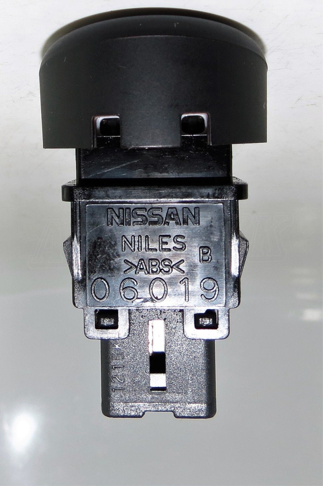 Nissan Juke F15 /10-19 Flasher Hazard Warning Switch in Black Niles 06019 S31471 - Image 8