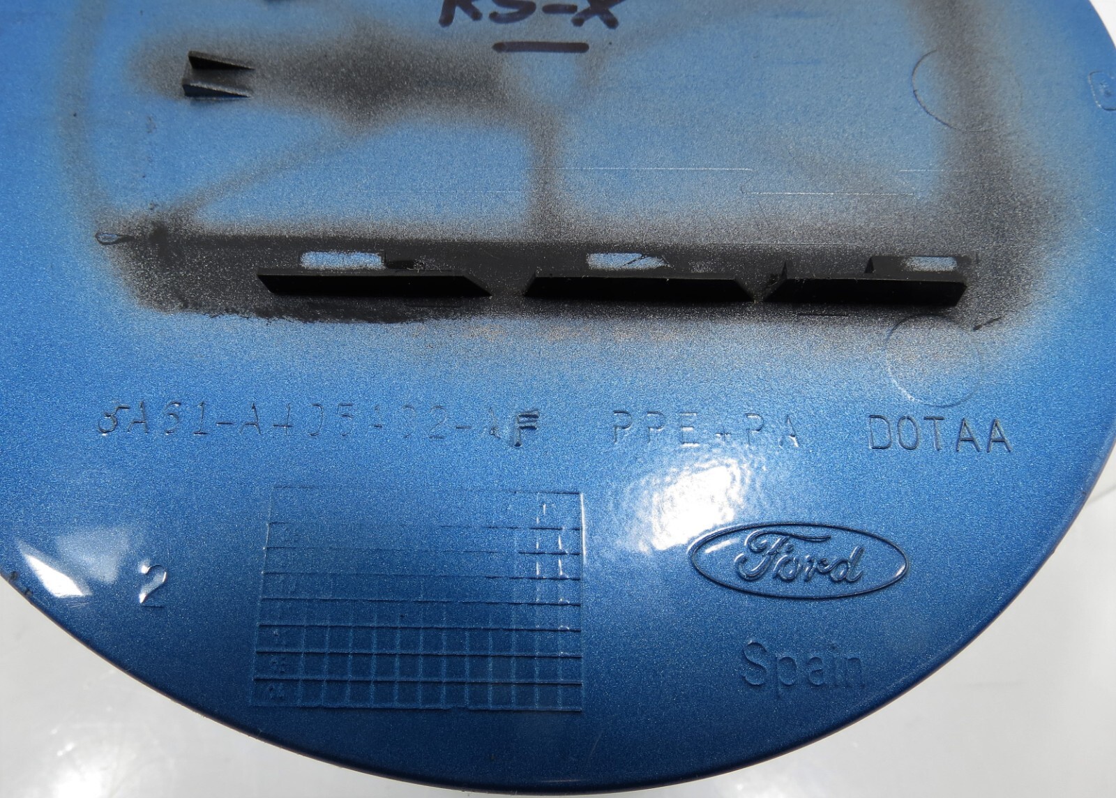 Genuine Ford Fiesta MK6 /2008-2012 Fuel Flap Cover 8A61-A405A02-AF Vision Blue - Image 4