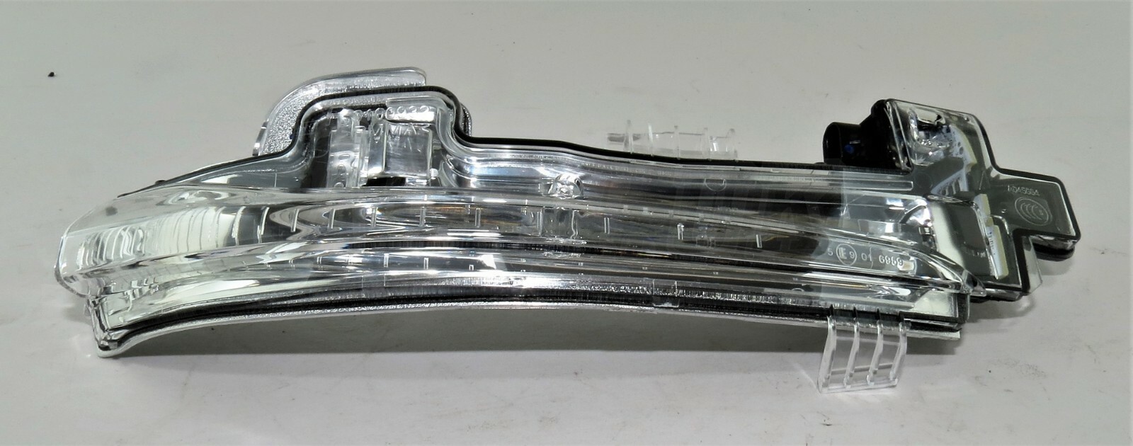 Fits Volvo V70 S80 (12-16) Right Side LED indicator Lens on Door Mirror 31402416 - Image 3