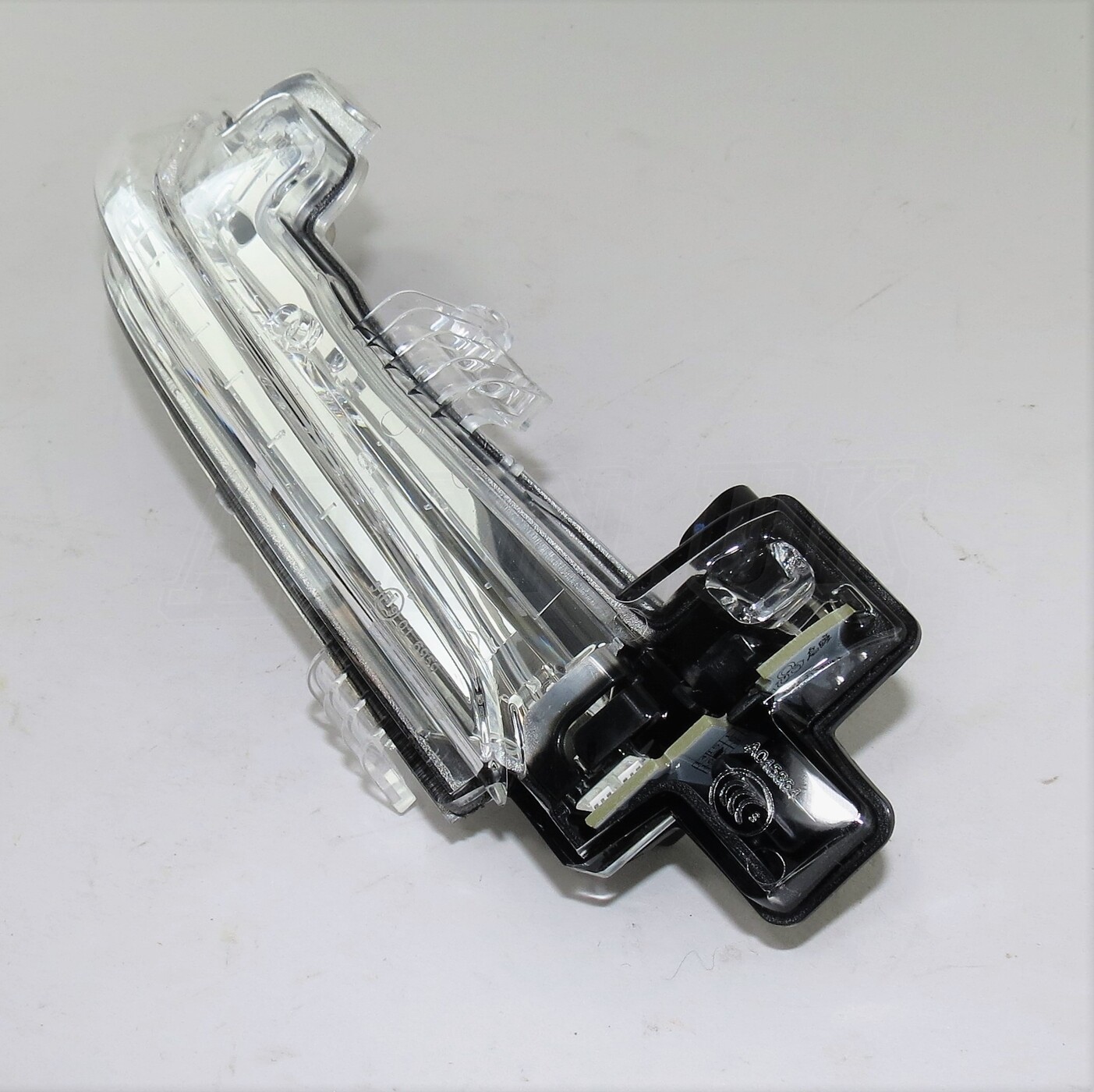 Fits Volvo V70 S80 (12-16) Right Side LED indicator Lens on Door Mirror 31402416 - Image 4