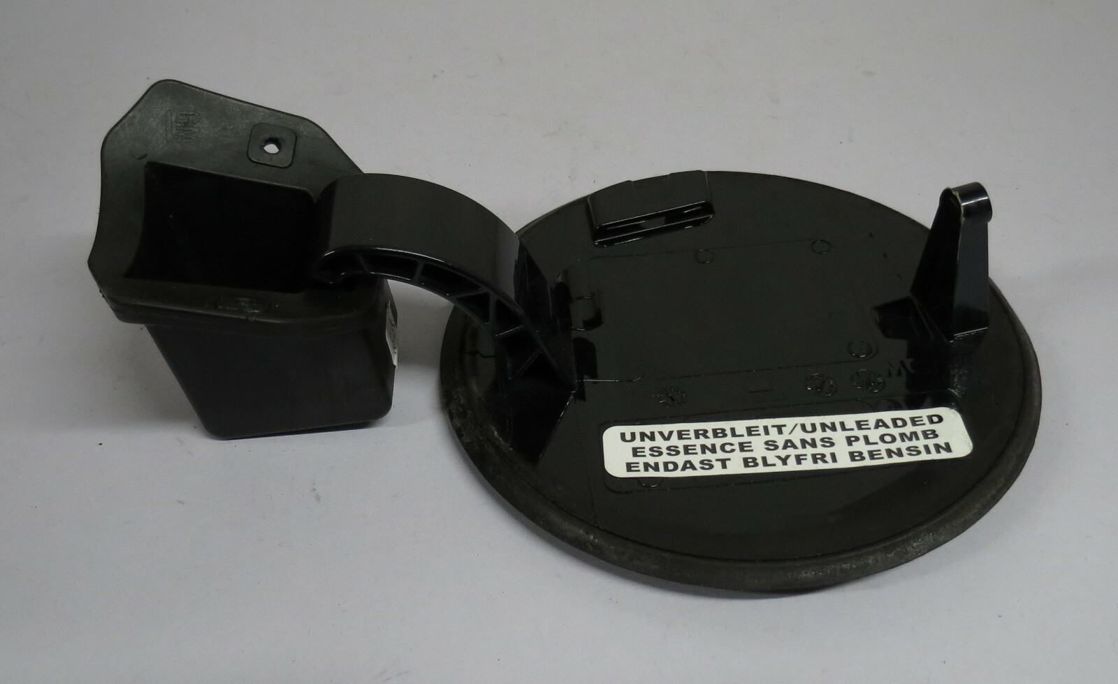 Vauxhall Zafira B MK2 (05-14) Fuel-In Flap Cover 13129588 MC Carbon Flash 22C - Image 3