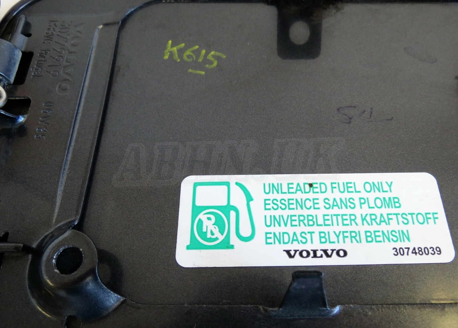 Volvo V50 S40 MK2 (04-12) Estate Fuel Flap Cover 30779919 R33VC Safari Green 464 - Image 4