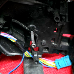 Jaguar Land Rover 3 or 8-Pin Door Mirror Motor Actuator Middle Screw 30.3mm T10