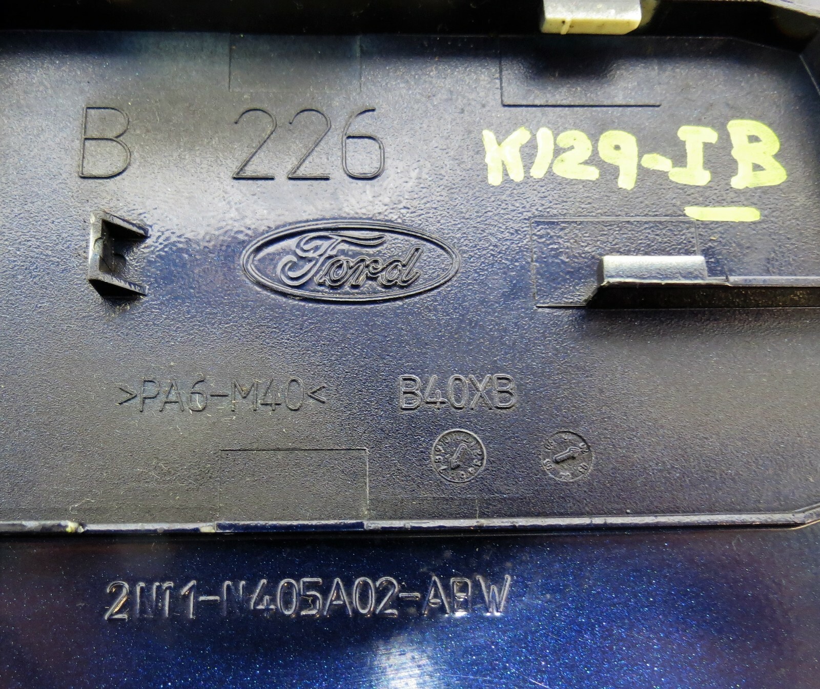Ford Fusion MK1 (03-10) Fill-in Fuel Flap Cover 2N11-N405A02-ABW Ink Blue B226 - Image 5