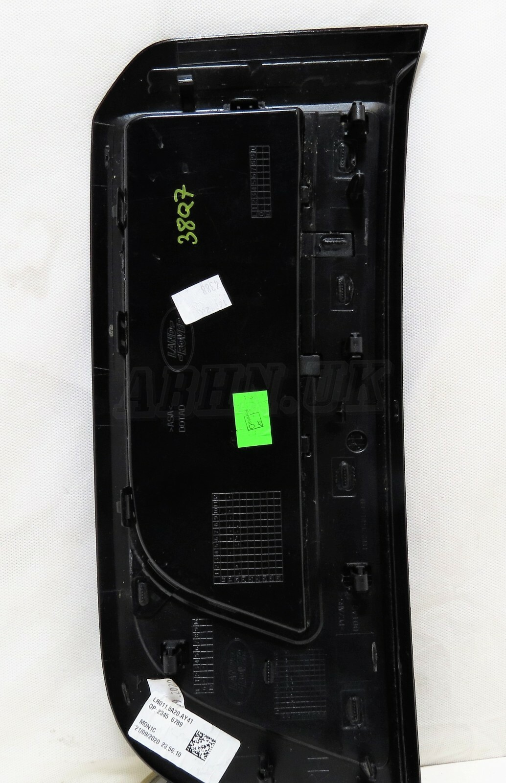 L8B2-280B10ED Land Rover Defender Right Hand Side Wing Fender Vent Narvik Black - Image 3