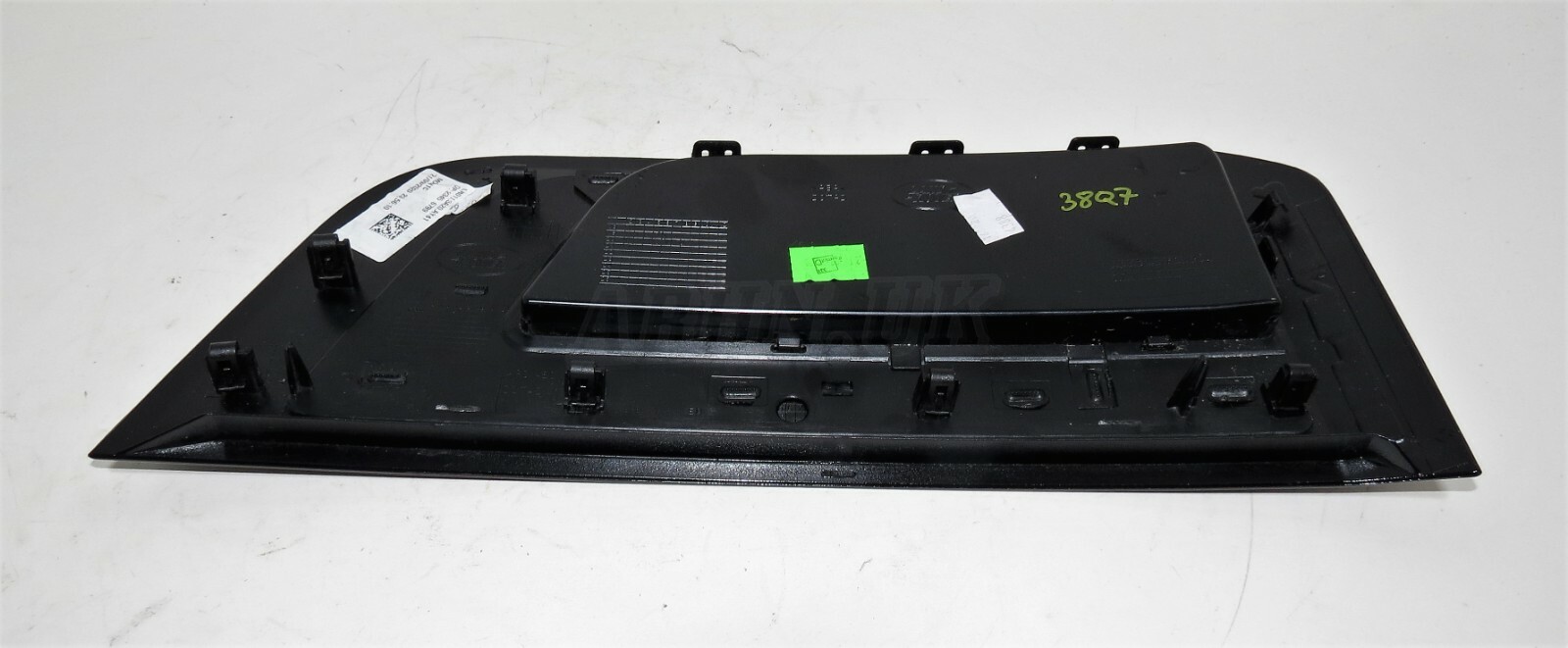 L8B2-280B10ED Land Rover Defender Right Hand Side Wing Fender Vent Narvik Black - Image 5