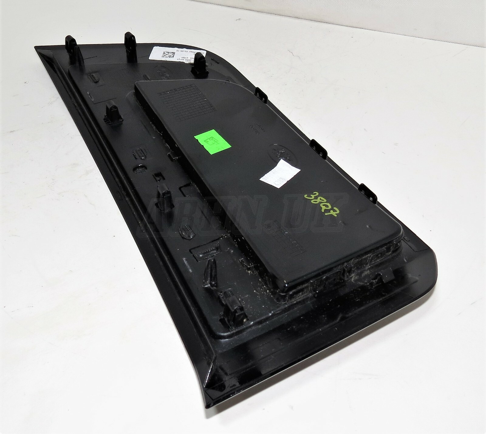 L8B2-280B10ED Land Rover Defender Right Hand Side Wing Fender Vent Narvik Black - Image 6